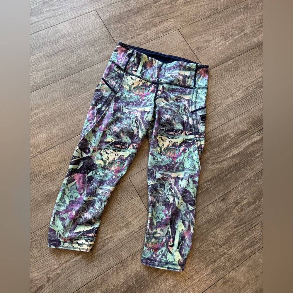 Lululemon Multicolor Patterned Cropped Leggings - image 6